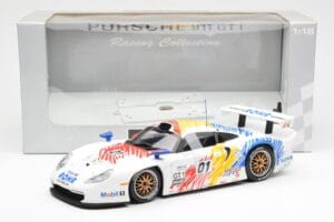 Porsche 911 GT1 #1 A. McNish / R. Sullivan / U. Alzen Rohr Motorsport Daytona 24 Hours 1998 UT Models 1:18 39611 Métal — image 6 sur 6