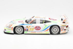 Porsche 911 GT1 #38 T. Boutsen / M. Kelleners 24 Hours of Le Mans 1998 UT Models 1:18 39817 Métal — image 3 sur 6