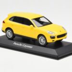 Porsche Cayenne 92A Jaune MaxiChamps 1:43 - image 3 of 4