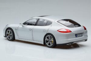Porsche Panamera 970 Turbo Argent Norev 1:18 187609 Métal — image 6 sur 7