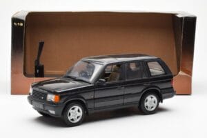 Range Rover P38 4.6 HSE Noir Métallique AUTOart 1:18 70017 Métal — image 2 sur 9