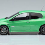Renault Clio 3 RS Vert Otto 1:18 - image 3 of 6