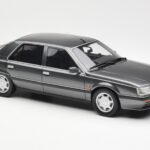 Renault 25 V6 Injection Phase 1 Gris Otto 1:18 - image 4 of 6