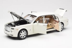 Rolls-Royce Phantom VII EWB English Blanc Kyosho 1:18 08841EW2 Métal — image 2 sur 8