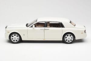 Rolls-Royce Phantom VII EWB English Blanc Kyosho 1:18 08841EW2 Métal — image 4 sur 8
