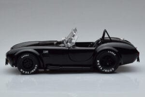 Shelby Cobra 427 S/C Noir Kyosho 1:18 08048BK Métal — image 4 sur 9