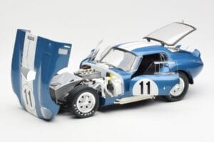 Shelby Daytona Cobra Coupe #11 S. Thompson 24 Hours of Le Mans 1965 CMR 1:18 CMR114 Métal — image 2 sur 8