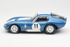 Shelby Daytona Cobra Coupe #11 S. Thompson 24 Hours of Le Mans 1965 CMR 1:18 CMR114 Métal — image 4 sur 8