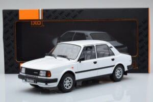 Skoda 130 L Blanc IXO 1:18 18CMC158 Métal — image 6 sur 6