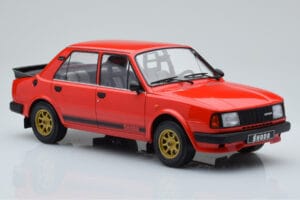 Skoda 130 LR Rouge IXO 1:18 18CMC159 Métal — image 4 sur 6