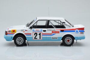 Skoda 130 LR #21 L. Krecek / B. Motl Rally Acropolis 1986 IXO 1:18 18RMC157A Métal — image 3 sur 6