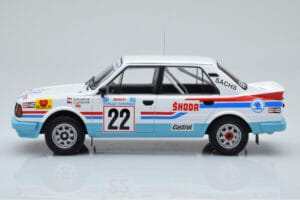Skoda 130 LR #22 S. Kvaizar / J. Janecek Rally Acropolis 1986 IXO 1:18 18RMC157B Métal — image 3 sur 6