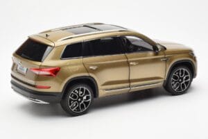 Skoda Kodiaq Or FAW 1:18 ZSX000001GOL Métal — image 3 sur 8