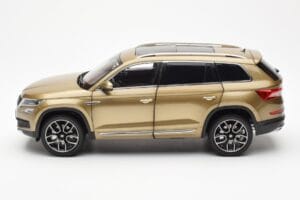 Skoda Kodiaq Or FAW 1:18 ZSX000001GOL Métal — image 4 sur 8