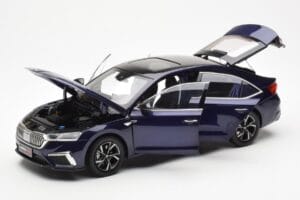 Skoda Octavia Pro Bleu FAW 1:18 ZMR000006BLA Métal — image 2 sur 8