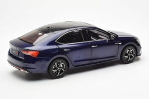 Skoda Octavia Pro Bleu FAW 1:18 ZMR000006BLA Métal — image 3 sur 8