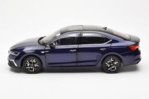 Skoda Octavia Pro Bleu FAW 1:18 ZMR000006BLA Métal — image 4 sur 8