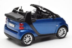 Smart Fortwo 451 Cabrio Bleu & Noir Minichamps 1:18 150036330 Métal — image 3 sur 8