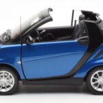 Smart Fortwo 451 Cabrio Bleu & Noir Minichamps 1:18 - image 4 of 8