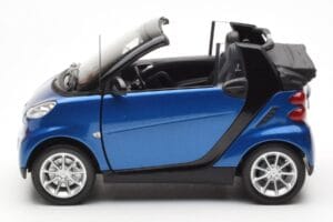 Smart Fortwo 451 Cabrio Bleu & Noir Minichamps 1:18 150036330 Métal — image 4 sur 8