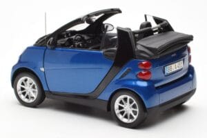 Smart Fortwo 451 Cabrio Bleu & Noir Minichamps 1:18 150036330 Métal — image 7 sur 8