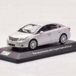 Toyota Avensis T270 Argent Minichamps 1:43 - image 2 of 4