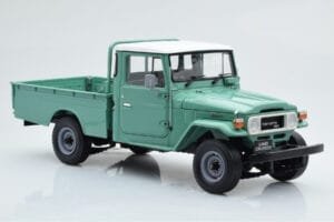 Toyota Land Cruiser 40 4x4 Pickup Vert Kyosho 1:18 08958FG Métal — image 6 sur 8