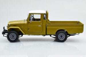 Toyota Land Cruiser 40 4x4 Pickup Olive Kyosho 1:18 08958K Métal — image 5 sur 8