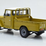 Toyota Land Cruiser 40 4x4 Pickup Olive Kyosho 1:18 - image 7 of 8