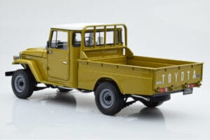 Toyota Land Cruiser 40 4x4 Pickup Olive Kyosho 1:18 08958K Métal — image 7 sur 8
