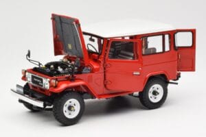 Toyota Land Cruiser FJ40 Van Rouge Kyosho 1:18 08971R Métal — image 2 sur 8
