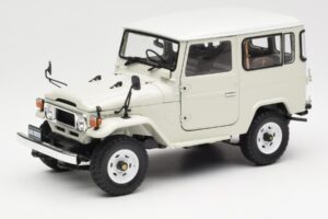 Toyota Land Cruiser FJ40 Van Blanc Kyosho 1:18 08971W