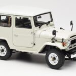 Toyota Land Cruiser FJ40 Van Blanc Kyosho 1:18 08971W - image 6 of 8