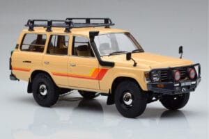 Toyota Land Cruiser 60 Beige Avec Pièces Optionnelles Kyosho 1:18 08956XBE Métal — image 5 sur 12