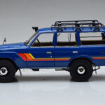 Toyota Land Cruiser 60 Bleu Avec Pièces Optionnelles Kyosho 1:18 - image 4 of 11