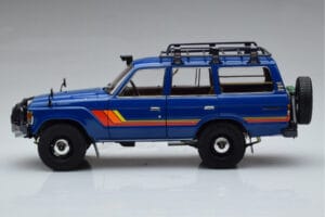 Toyota Land Cruiser 60 Bleu Avec Pièces Optionnelles Kyosho 1:18 08956XBL Métal — image 4 sur 11
