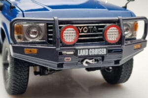 Toyota Land Cruiser 60 Bleu Avec Pièces Optionnelles Kyosho 1:18 08956XBL Métal — image 8 sur 11