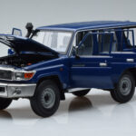 Toyota Land Cruiser J76 Bleu Almost Real 1:18 - image 2 of 7
