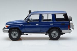 Toyota Land Cruiser J76 Bleu Almost Real 1:18 870101 Métal — image 4 sur 7