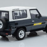 Toyota Land Cruiser LJ73 Gris Otto 1:18 - image 2 of 6