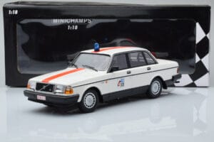 Volvo 240 GL Police Belgique Minichamps 1:18 155171492 Métal — image 6 sur 6