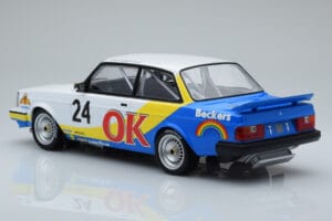 Volvo 240 Turbo Beckers #24 P.G. Andersson Nurburgring 1985 IXO 1:18 18RMC105A Métal — image 5 sur 6