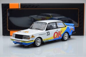 Volvo 240 Turbo Beckers #33 Andersson / Petersson / Linder ETCC Zolder 1985 IXO 1:18 18RMC105B Métal — image 6 sur 6