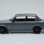Volvo 240 Turbo Gris IXO 1:18 - image 3 of 6