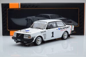 Volvo 240 Turbo IPS Racing Blaupunkt #1 P. Stureson DTM Zolder 1986 IXO 1:18 18RMC106 Métal — image 6 sur 6