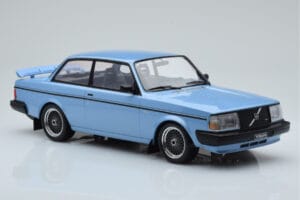 Volvo 240 Turbo Bleu Clair IXO 1:18 18MCC090 Métal — image 4 sur 6