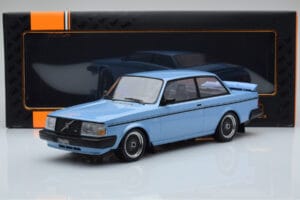 Volvo 240 Turbo Bleu Clair IXO 1:18 18MCC090 Métal — image 6 sur 6