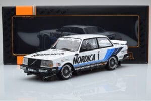 Volvo 240 Turbo Nordica #1 J. Cecotto / A. Olafsson ETCC Brno 1986 IXO 1:18 18RMC087 Métal — image 6 sur 6