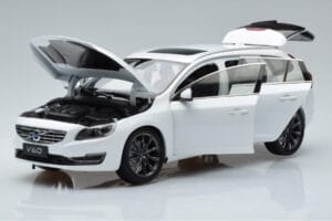 Volvo V60 D3 Crystal Blanc FAW 1:18 9430840 Métal — image 2 sur 7