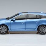 Volvo V60 D3 Power Bleu FAW 1:18 9430839 Métal - image 4 of 7